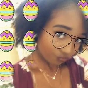 Meet your Posher, Latisa